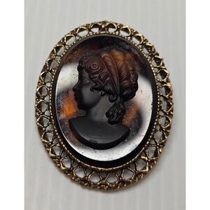 Vintage Root Beer Cameo Brooch Pendant Gold Tone Ornate Frame Woman Profile